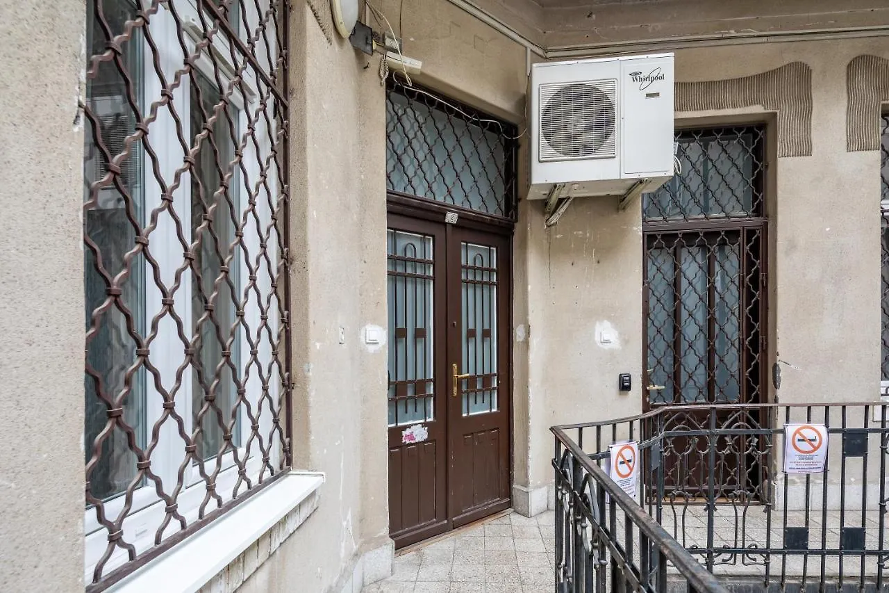 Luxurious Apartments At City Center Budapeşte 0*,