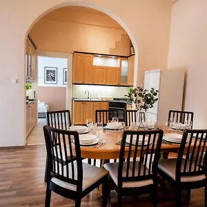Apartamento And Large Ac Away From, Budapest