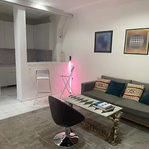 https://apt-50m2-private-in-center.fr-paris.fr